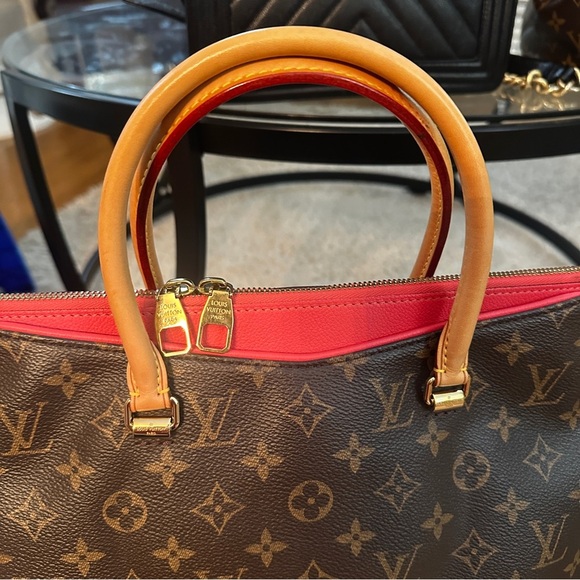 Louis Vuitton Pre-Owned
2016 Monogram Pallas MM satchel - Picture 12 of 16